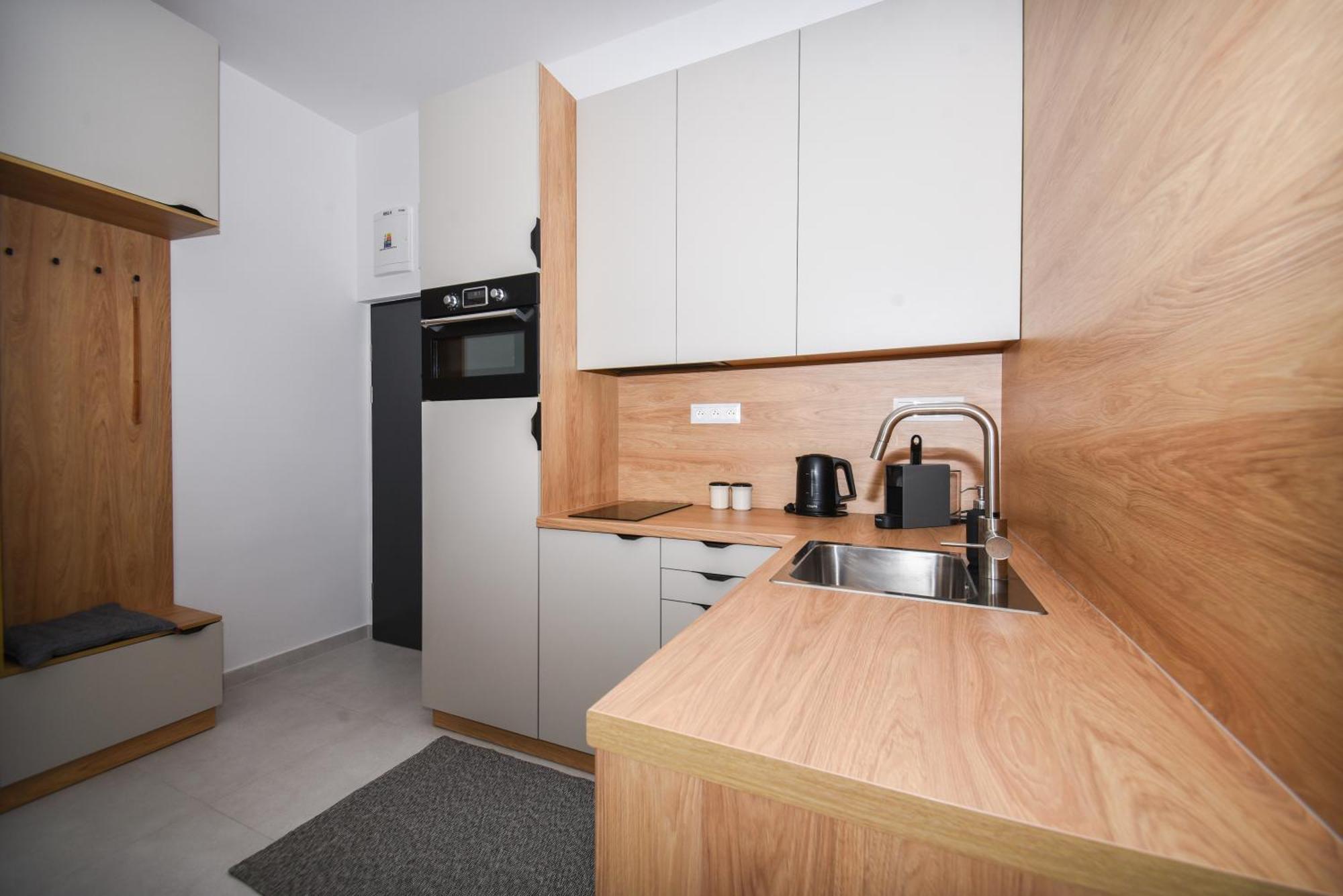 City Center Studio - Comfy & Modern Bratislava Buitenkant foto