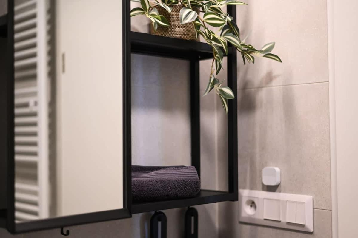 City Center Studio - Comfy & Modern Bratislava Buitenkant foto